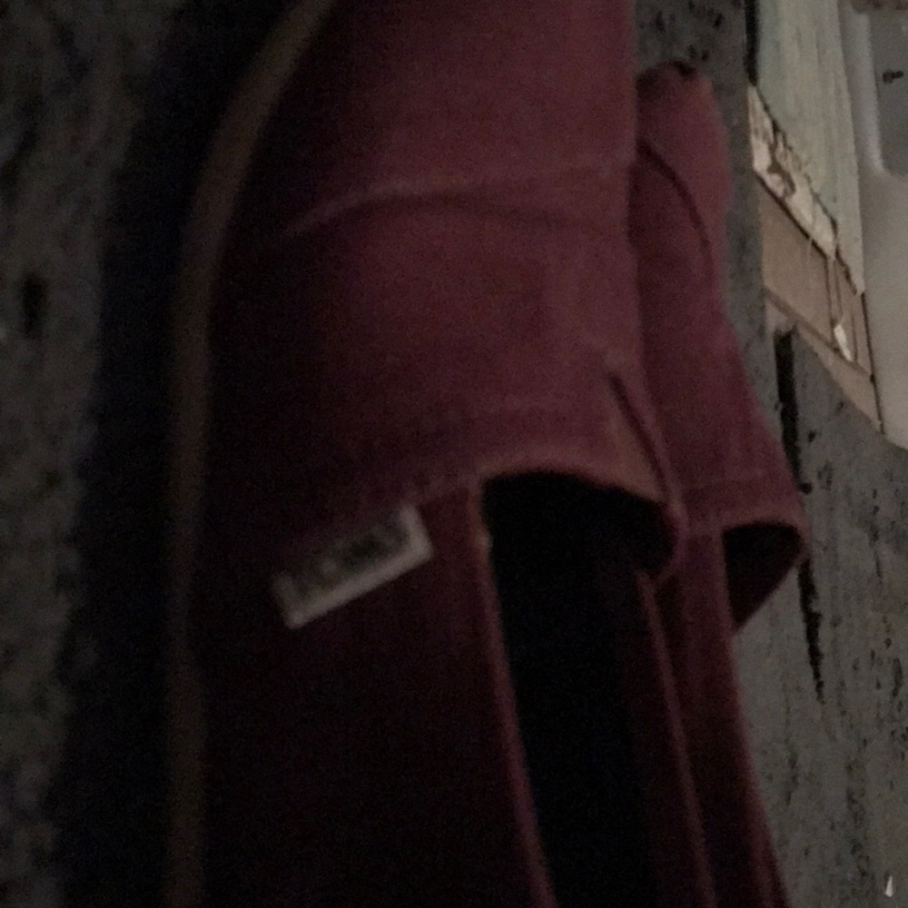 Toms shoes. - Picture 2 of 4